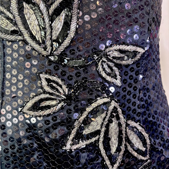 Vintage 80s black evening dress with silver beaded floral appliqué and Ruffles - Picture 10 of 12